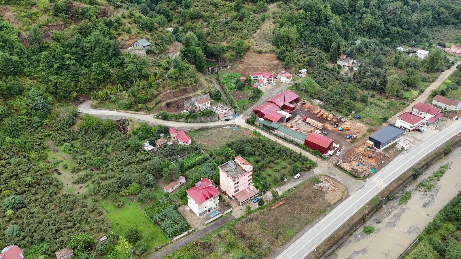 MABEL GAYRİMENKUL/ VAKFIKEBİR TONYA YOLU SATILIK MÜSTAKİL ARSA